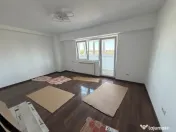 Apartamnet 3 camere . etaj intermediar , zona spital Radauti 