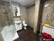 Apartamnet 3 camere . etaj intermediar , zona spital Radauti 