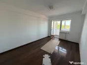 Apartamnet 3 camere . etaj intermediar , zona spital Radauti 