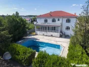 Domeniu privat 5.000 mp, cu reședință de 625 mp și pi... 