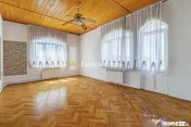Domeniu privat 5.000 mp, cu reședință de 625 mp și pi... 