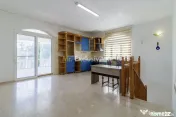 Domeniu privat 5.000 mp, cu reședință de 625 mp și pi... 