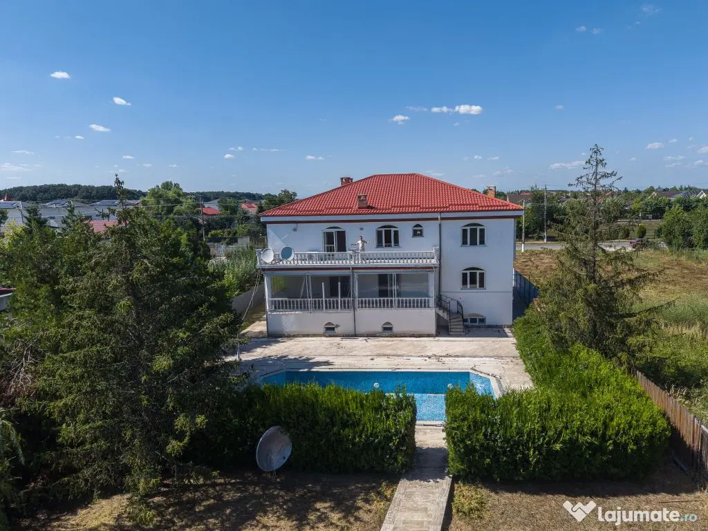 Domeniu privat 5.000 mp, cu reședință de 625 mp și pi...