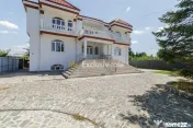 Domeniu privat 5.000 mp, cu reședință de 625 mp și pi... 