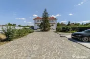 Domeniu privat 5.000 mp, cu reședință de 625 mp și pi...
