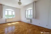 Domeniu privat 5.000 mp, cu reședință de 625 mp și pi...