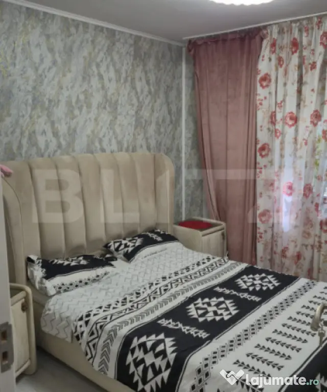 Apartament cu 3 camere, Podu ros, zona centrala