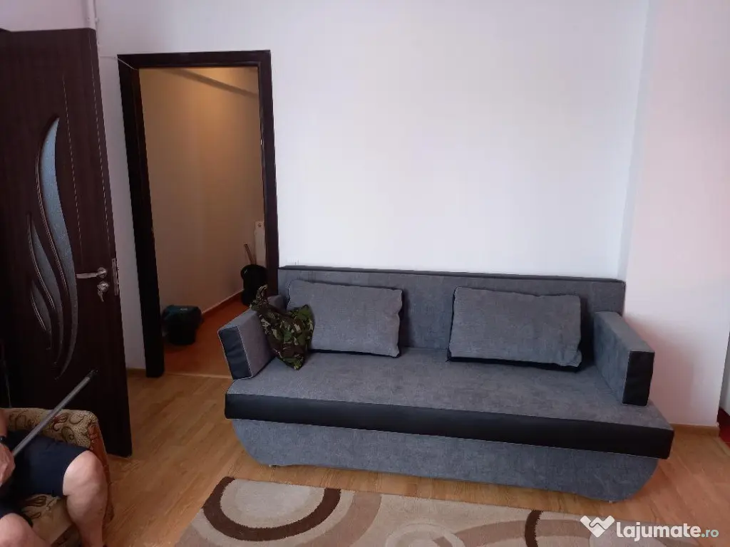 Proprietar inchiriez apartament 2 camere la 90 metrii de metroi