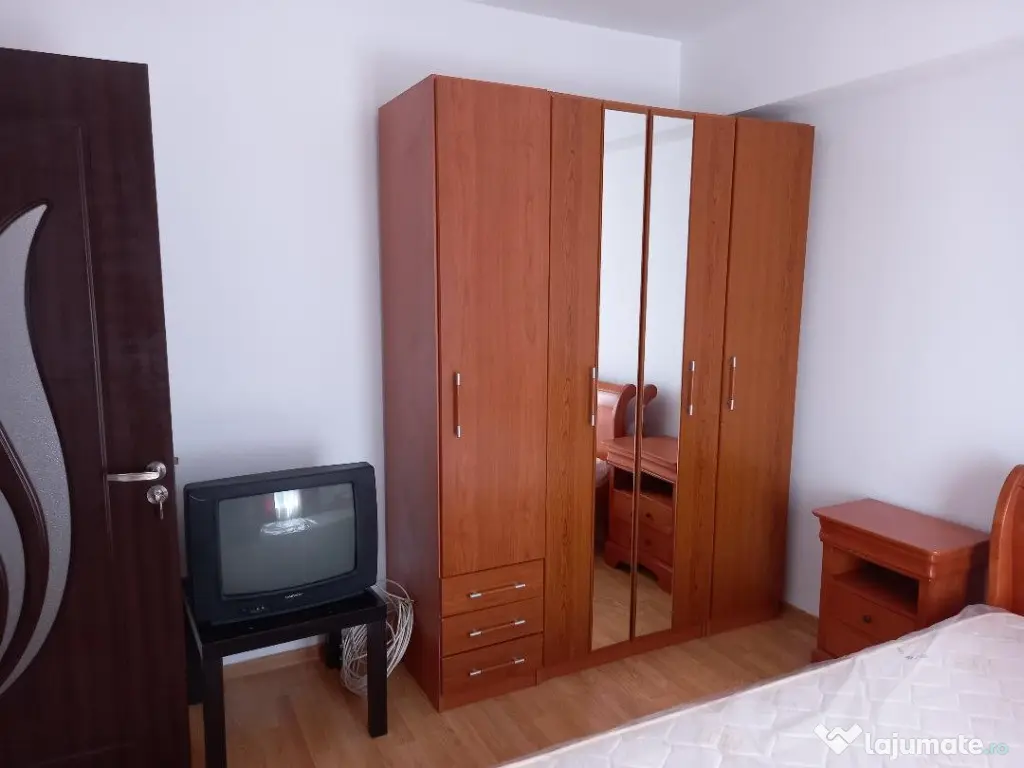 Proprietar inchiriez apartament 2 camere la 90 metrii de metroi