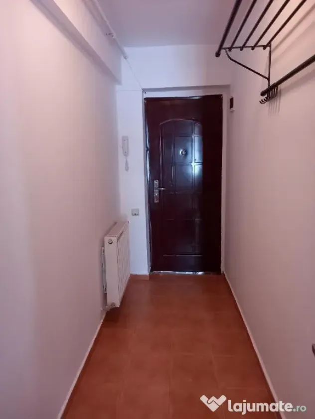 Proprietar inchiriez apartament 2 camere la 90 metrii de metroi