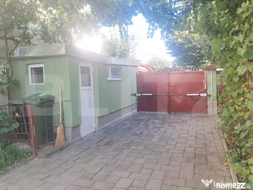 Casă și clădire fostă brutărie cu garaj, teren 403 mp Z