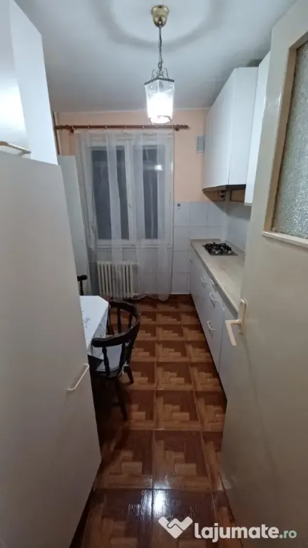 Central, Unirii, ofer 2 camere bd.Cantemir, bloc reabilitat, AC.