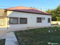 închiriez ap 2 camere 