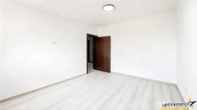 Regim vila,decomandat,terasa,vedere montana,incalzire pardos