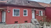 Studio la casa , zona strazii Lunga 