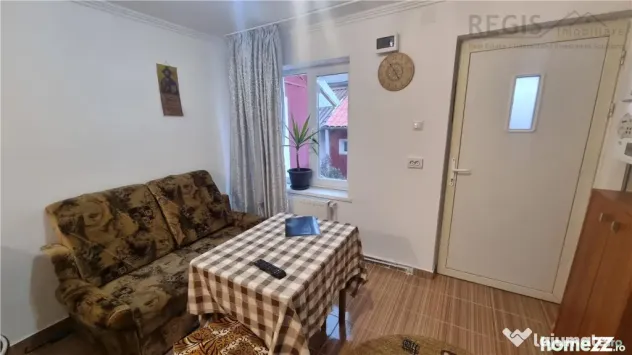 Studio la casa , zona strazii Lunga