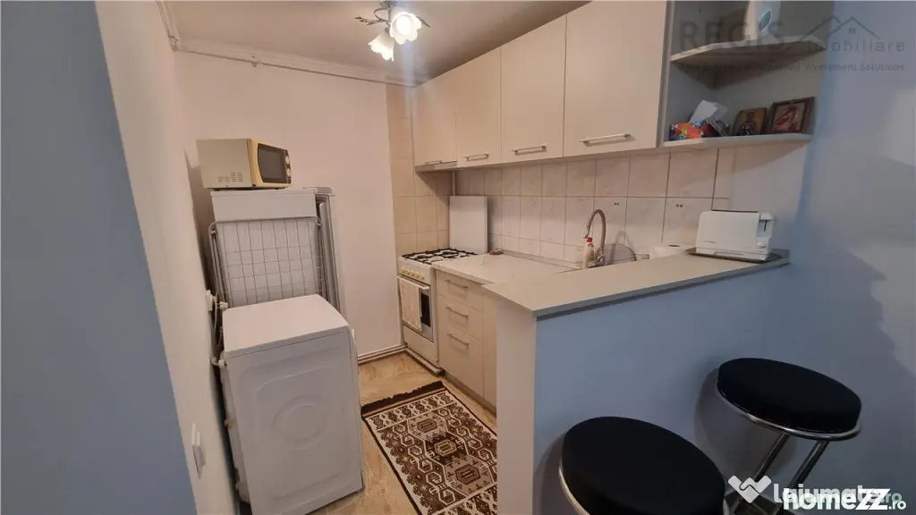 Studio la casa , zona strazii Lunga