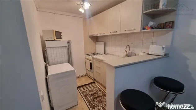 Studio la casa , zona strazii Lunga