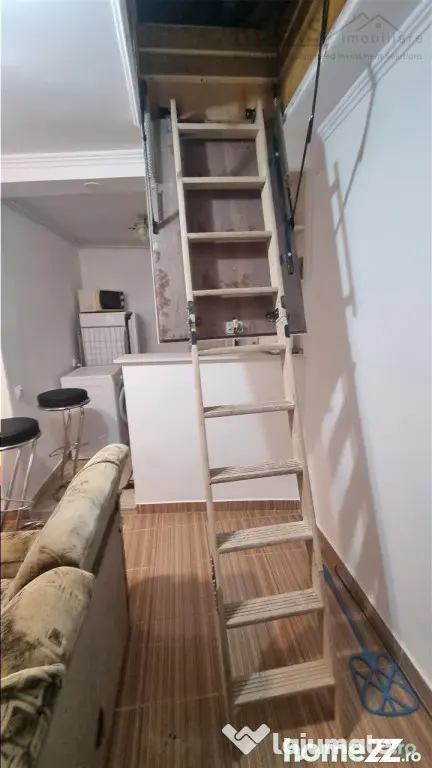 Studio la casa , zona strazii Lunga
