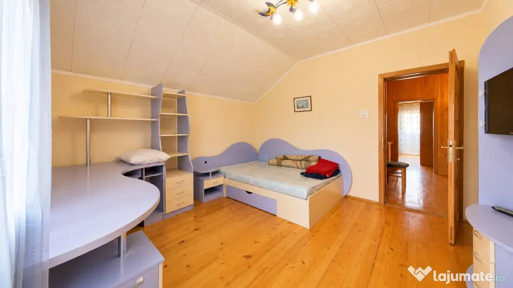 Casă spațioasă de închiriat | 5 camere | Grădiște