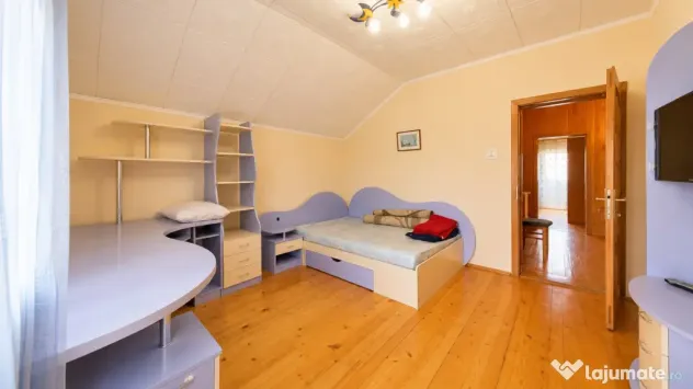 Casă spațioasă de închiriat | 5 camere | Grădiște
