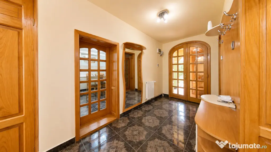 Casă spațioasă de închiriat | 5 camere | Grădiște