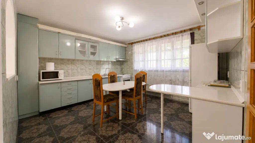Casă spațioasă de închiriat | 5 camere | Grădiște