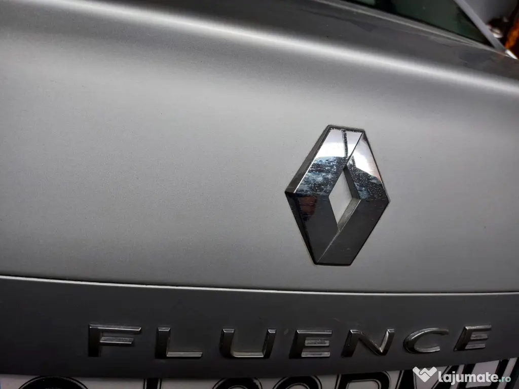 Vând Renault FLUENCE 1,5 dc i pe carburant motorină strandard