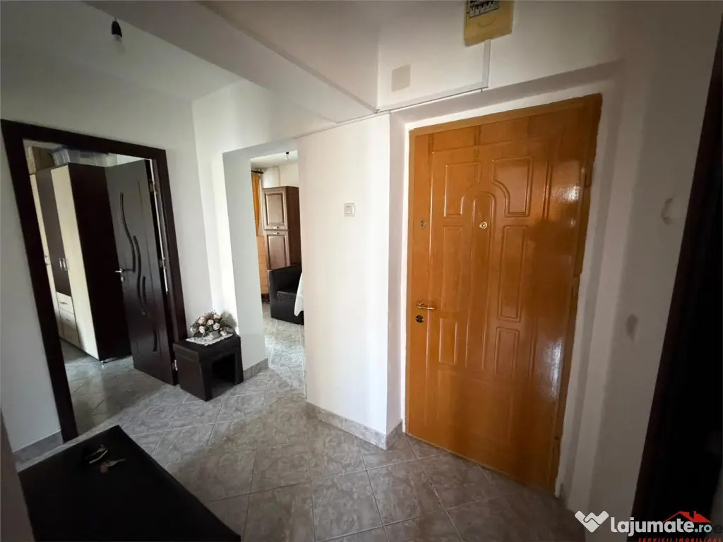 Apartament 3 camere, zona Sud - Paco , etaj 3, mobilat