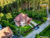 Resedinta privata la marginea padurii, 1.400mp parc privat,