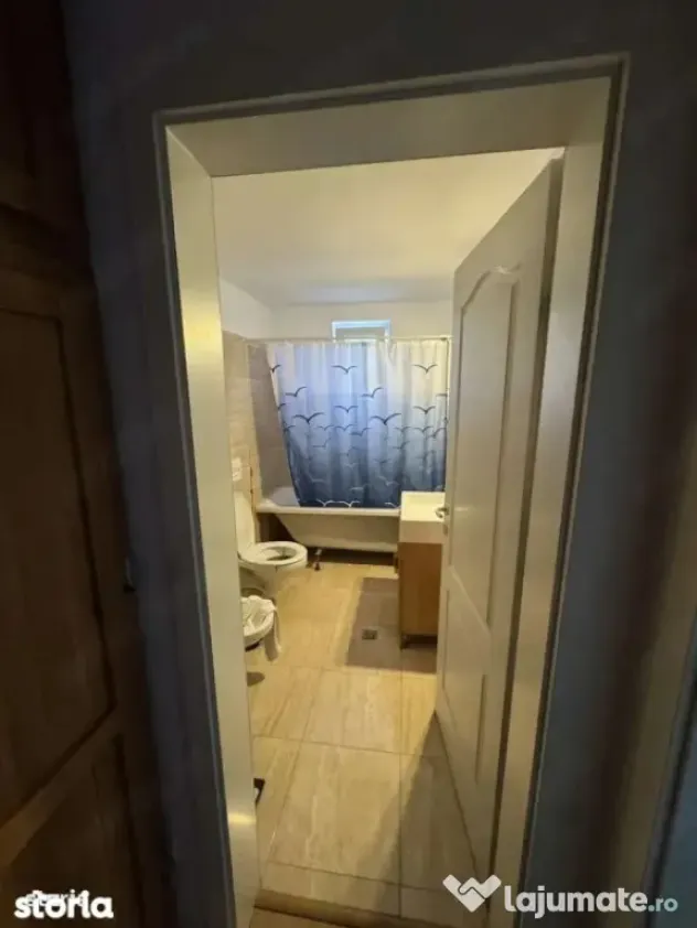 Apartament de vanzare semidecomandat ,3 camere 67 mp , zona