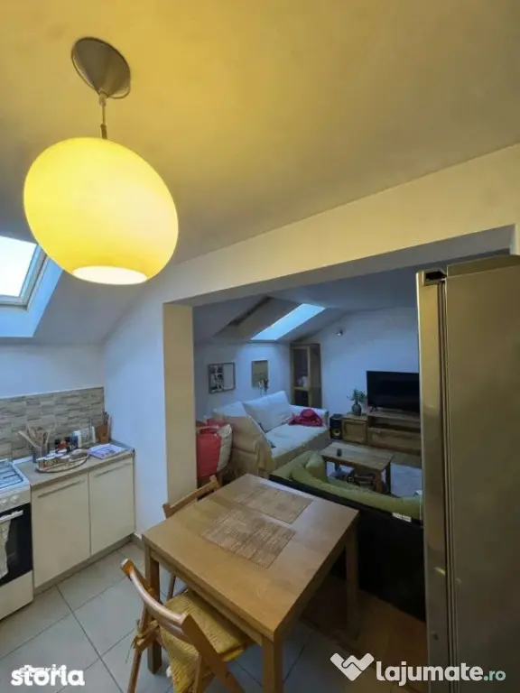 Apartament de vanzare semidecomandat ,3 camere 67 mp , zona