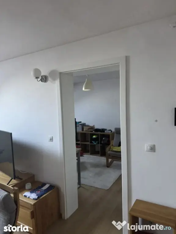 Apartament de vanzare semidecomandat ,3 camere 67 mp , zona