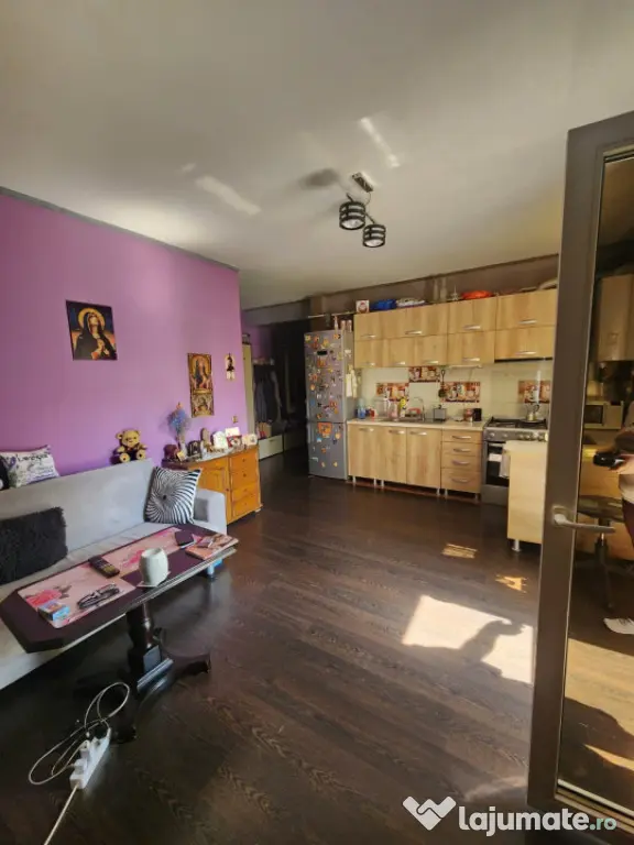 Apartament 2 Camere si Parcare inclusa in pret, Zona Stejaru