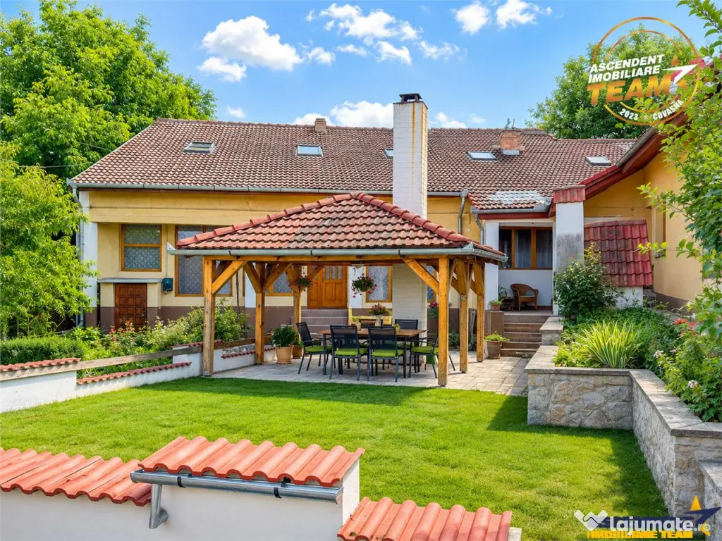 Resedinta si pentru doua familii, 217 mp utili, 6 dormitoare