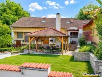 Resedinta si pentru doua familii, 217 mp utili, 6 dormitoare