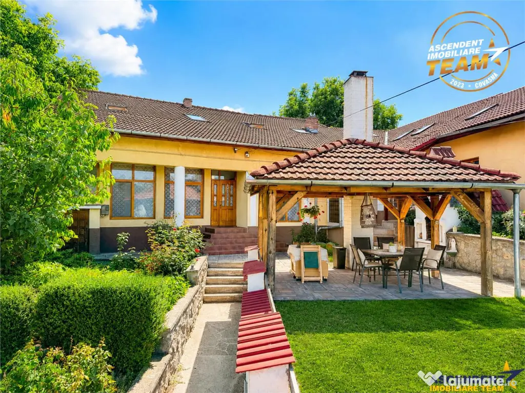 Resedinta si pentru doua familii, 217 mp utili, 6 dormitoare