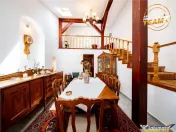 Resedinta si pentru doua familii, 217 mp utili, 6 dormitoare 