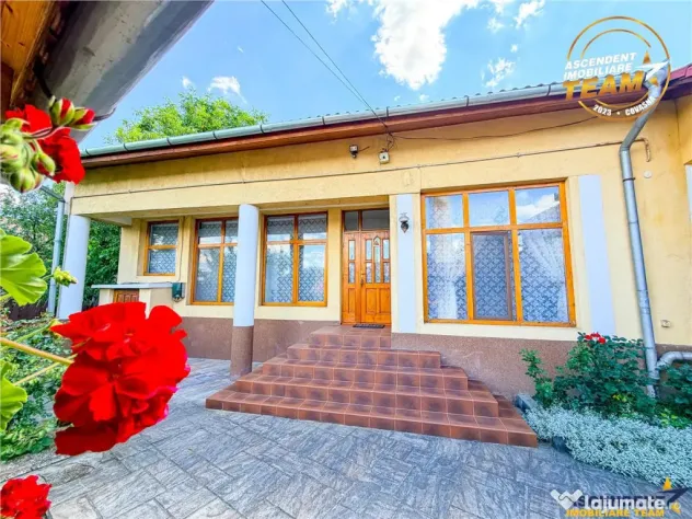 Resedinta si pentru doua familii, 217 mp utili, 6 dormitoare