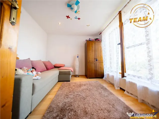 Resedinta si pentru doua familii, 217 mp utili, 6 dormitoare