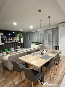 Apartament de vanzare semidecomandat ,3 camere 80 mp , zona