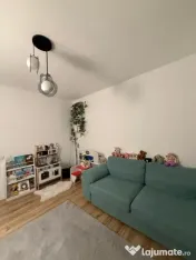 Apartament de vanzare semidecomandat ,3 camere 80 mp , zona
