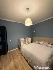 Apartament de vanzare semidecomandat ,3 camere 80 mp , zona