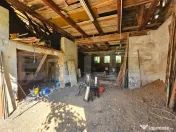 Casă cu anexe, 180 mp, teren intravilan 1.249 mp – Laz, S