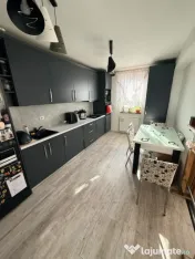 Apartament 3 camere, SU 76,65, zona Cetății 