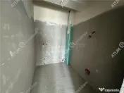 Apartament de 3 camere cu 2 bai si terasa etaj 2 zona Pictor 