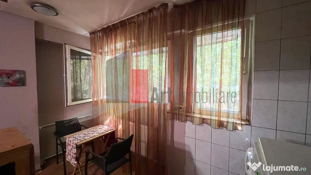 Urgent! Garsonieră cochetă, mobilată și utilată – ...