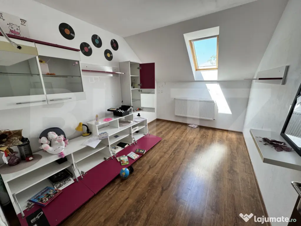 Casă individuală modernă de vânzare în Guruslău – ga