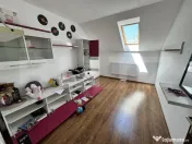 Casă individuală modernă de vânzare în Guruslău – ga