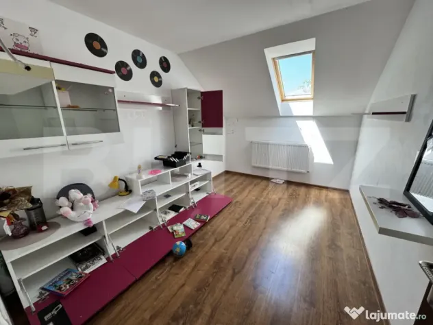 Casă individuală modernă de vânzare în Guruslău – ga